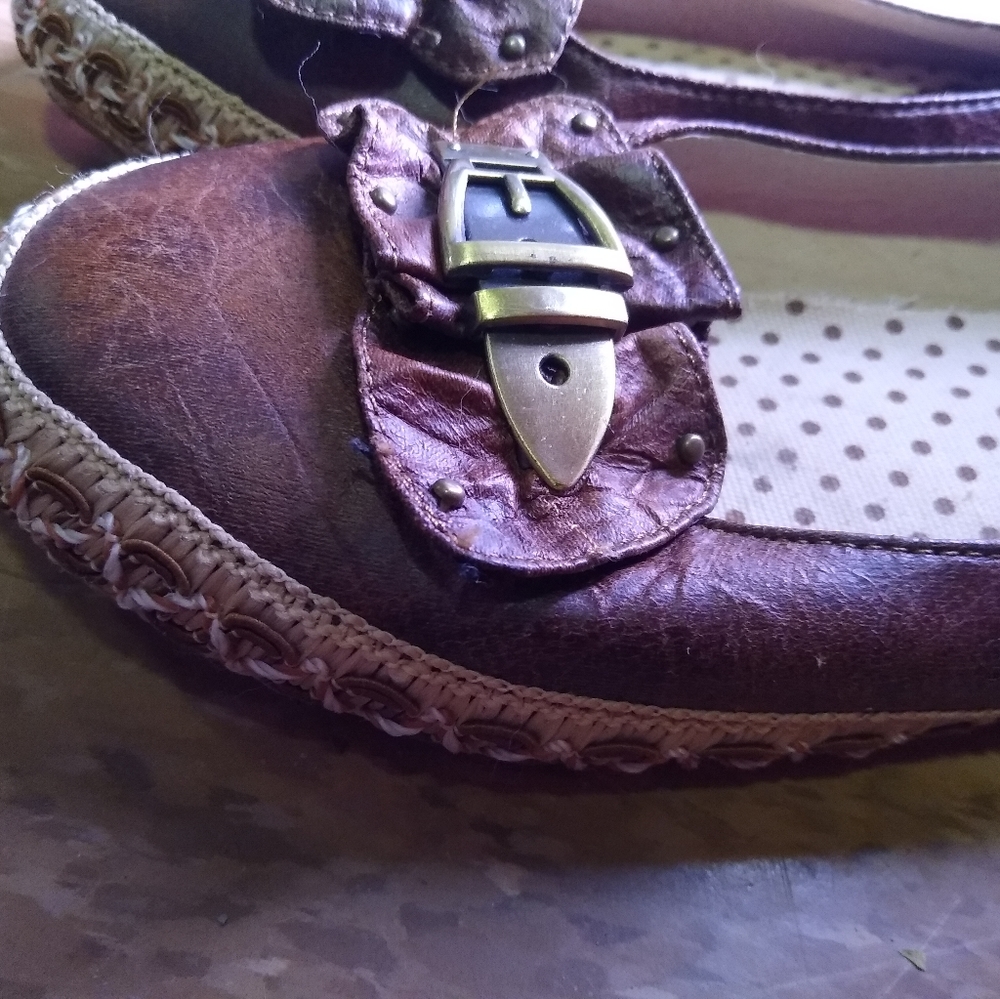 Shoes - Picture 6 of 6